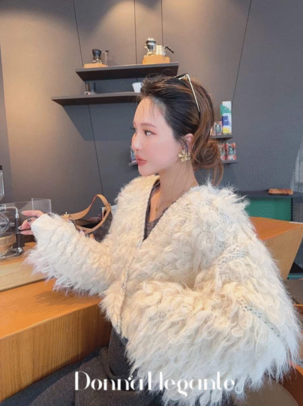 Chunky cream cardigan sweater for women by DonnaElegante – stylish textured knit